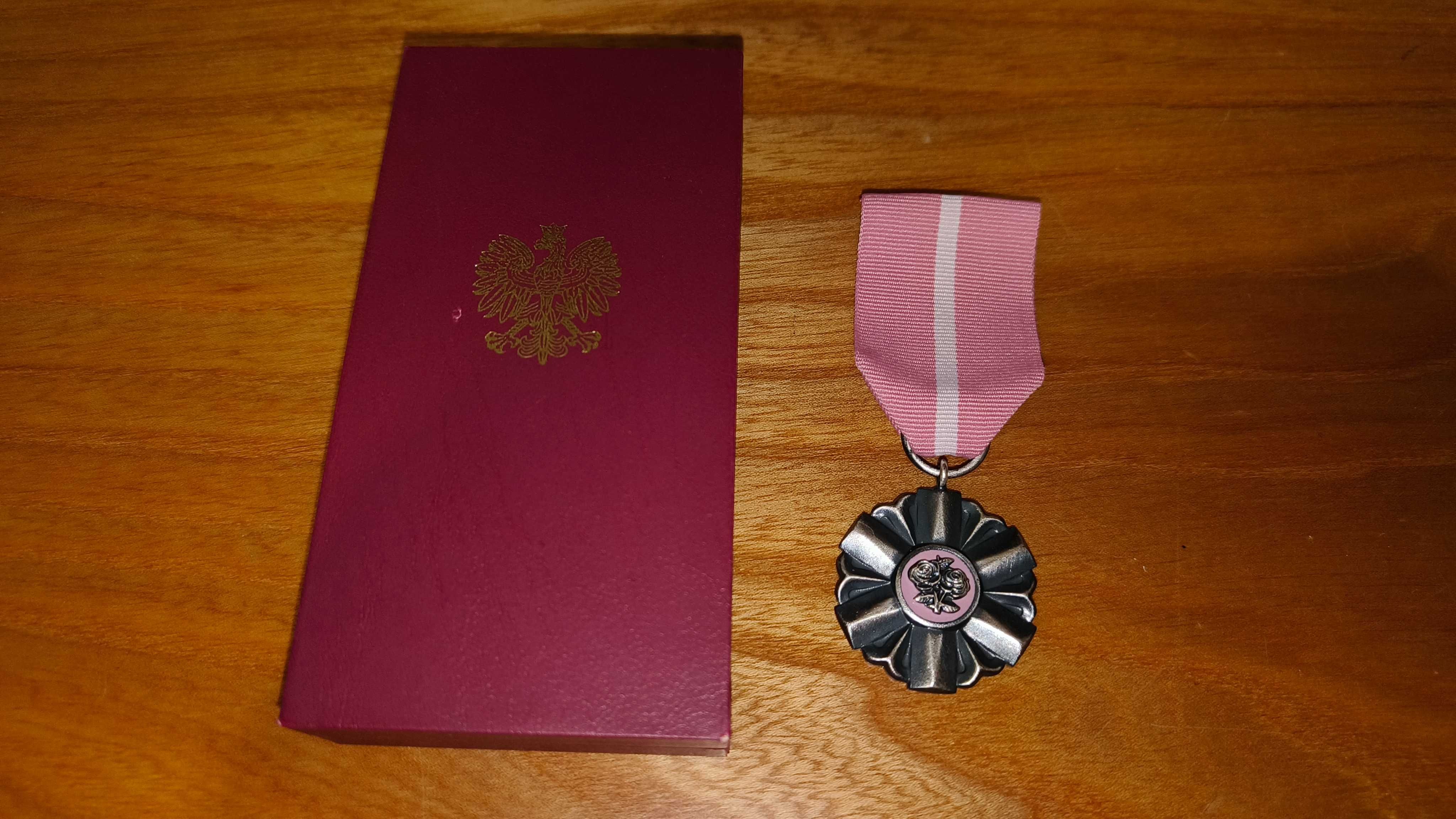 Medal za długoletnie pozycie małżeńskie stan bdb