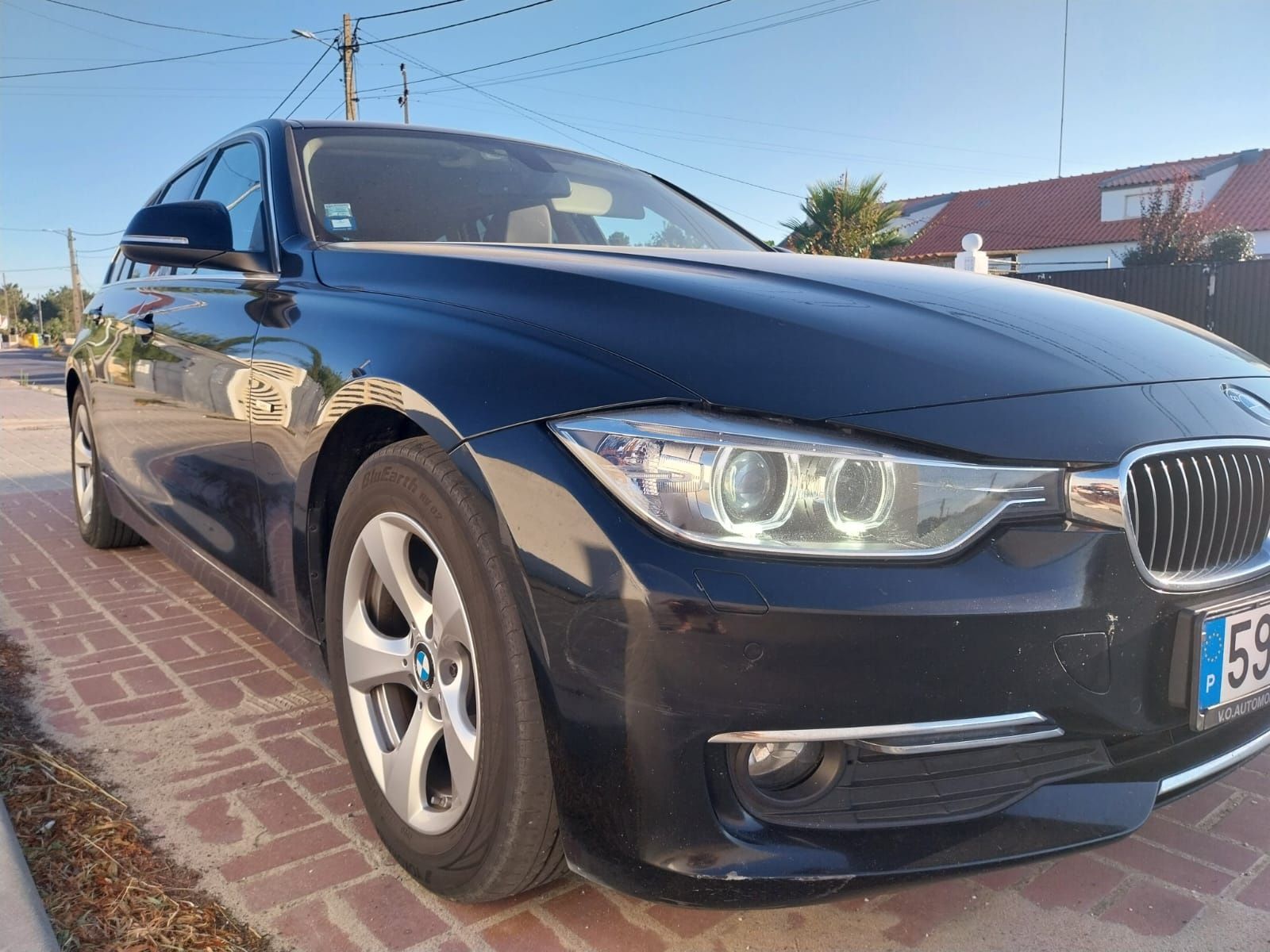 Vendo bmw 320d touring do ano 2014 ,revisionada em bom estado