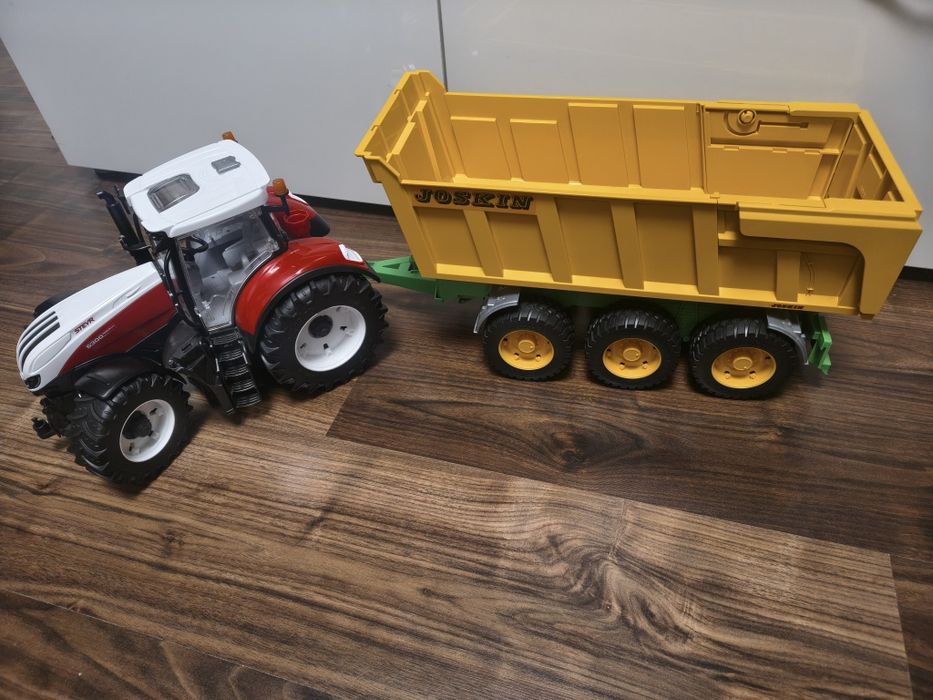 Bruder traktor Steyr + przyczepa Joskin