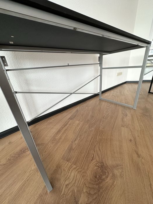 Компьтерный стол 120х60см