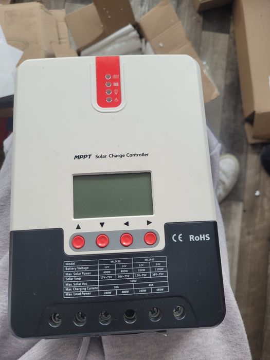 Sprzedam Regulator ładowania  słonecznego MPPT