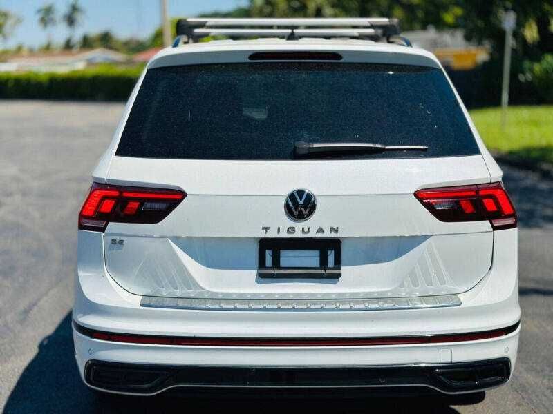 2023 Volkswagen Tiguan SE R-Line Black