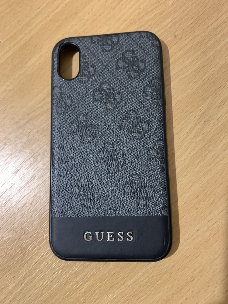 Продам два чехла на iphone xr