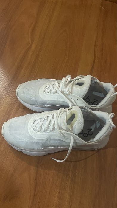 Tenis nike air max 2090