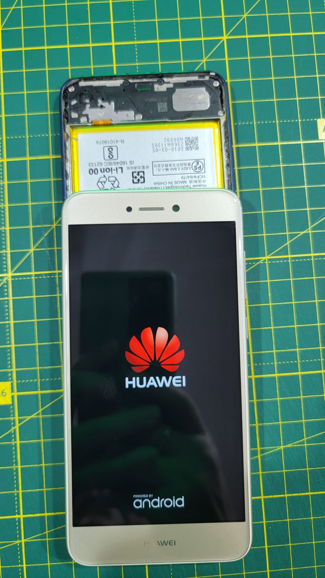 Продам дисплей Huawei P8 Lite 2017 оригінал Black/Gold/Blue