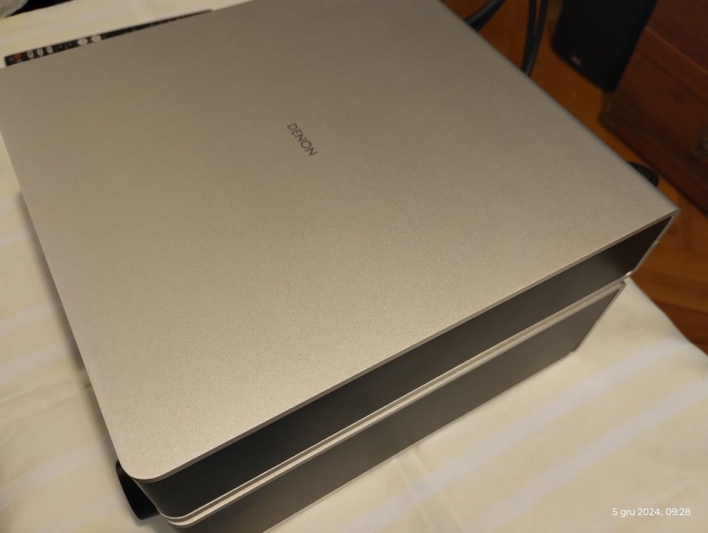 Zestaw Denon DRA-100 i DCD-100 Design Series wszystko mający...
