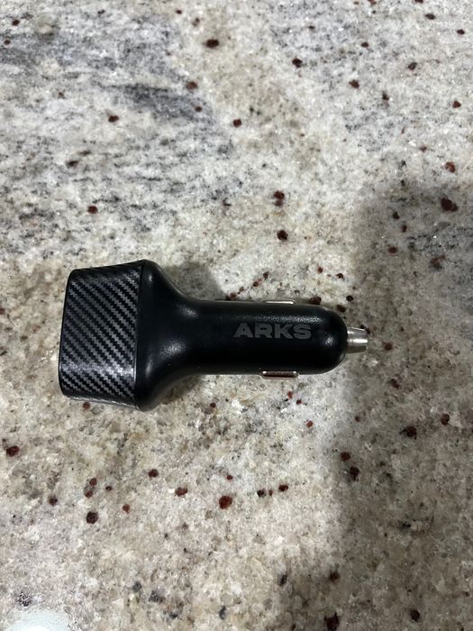 Ładowarka samochodowa ARKS