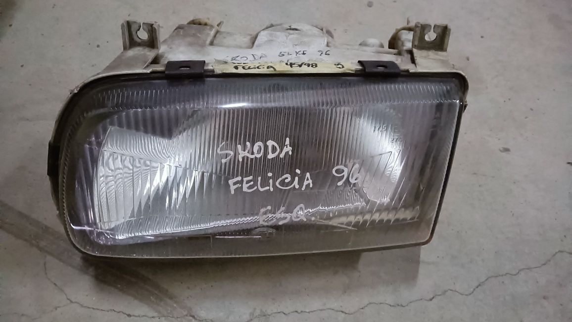 Ótica Skoda Felicia 1996 farol Hella esquerda