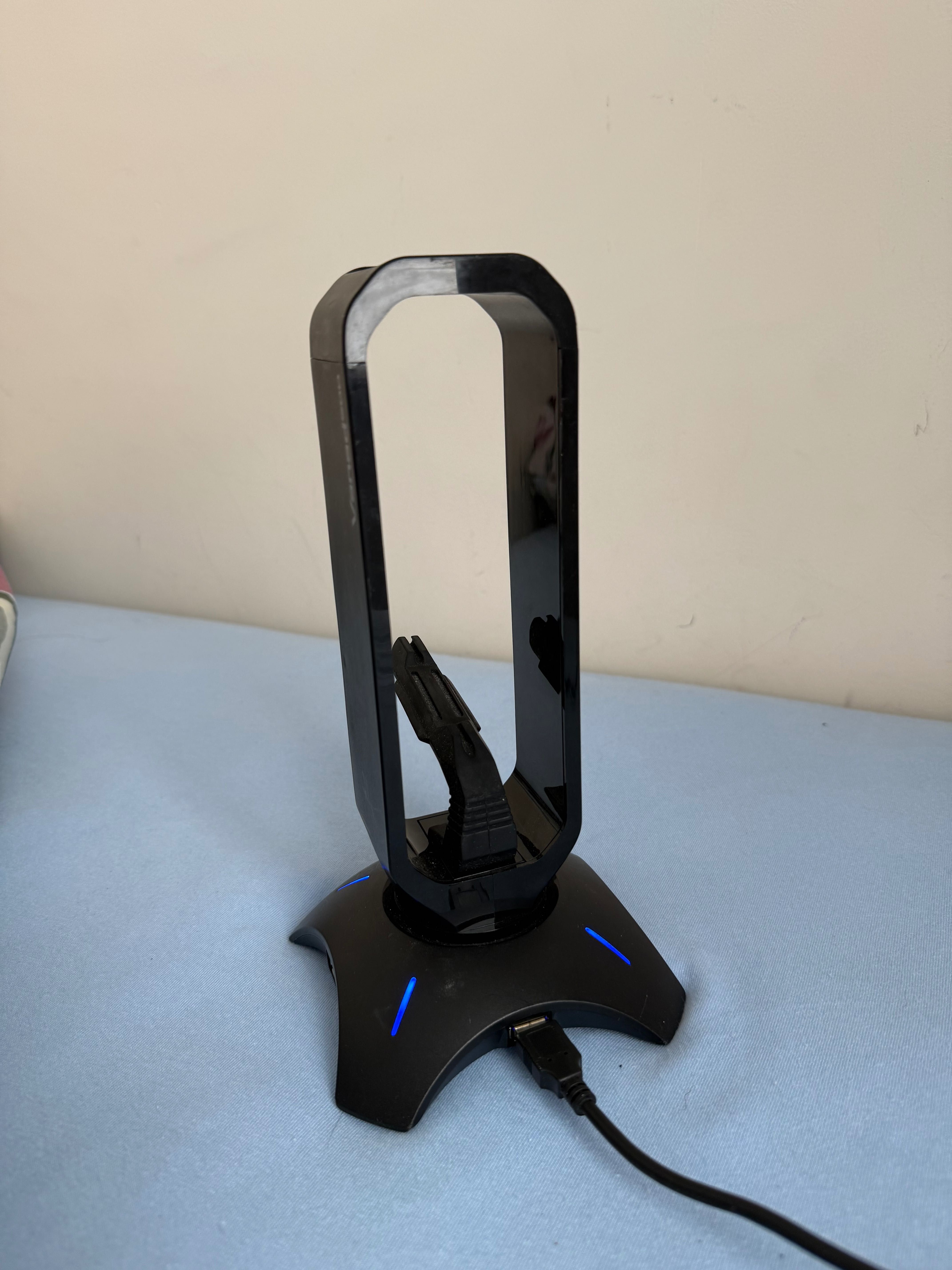 Uchwyt/hub Genesis Vanad 500 3 w 1 RGB na słuchawki i myszkę
