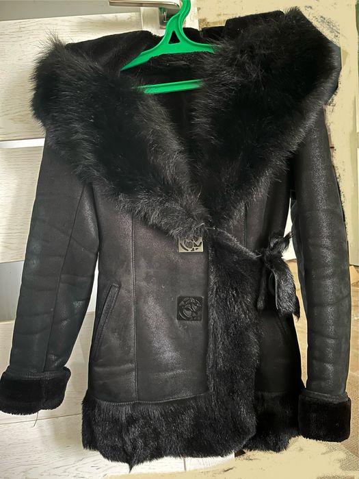 Дублянка Zishan з натуральним хутром, в хорошому стані. Розмір S———-M.