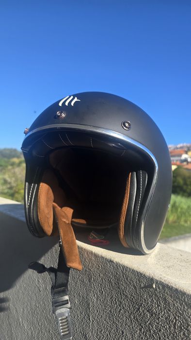 Capacete MT Lê Mans 2 Retro preto mate/cromado, interior camel