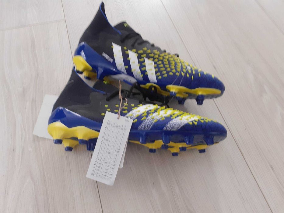 Profesjonalne korki Adidas Predator Freak.1 AG FY0742. Rozmiar 42 2/3