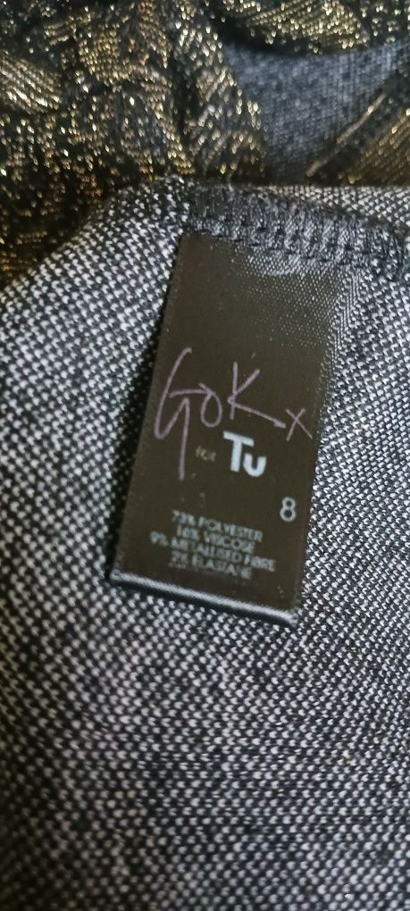 Czarna bluzeczka ze złotym wzorem TU rozm.