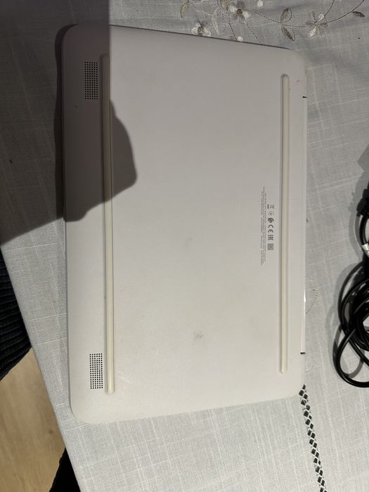 Computador HP com impressora e rato HP