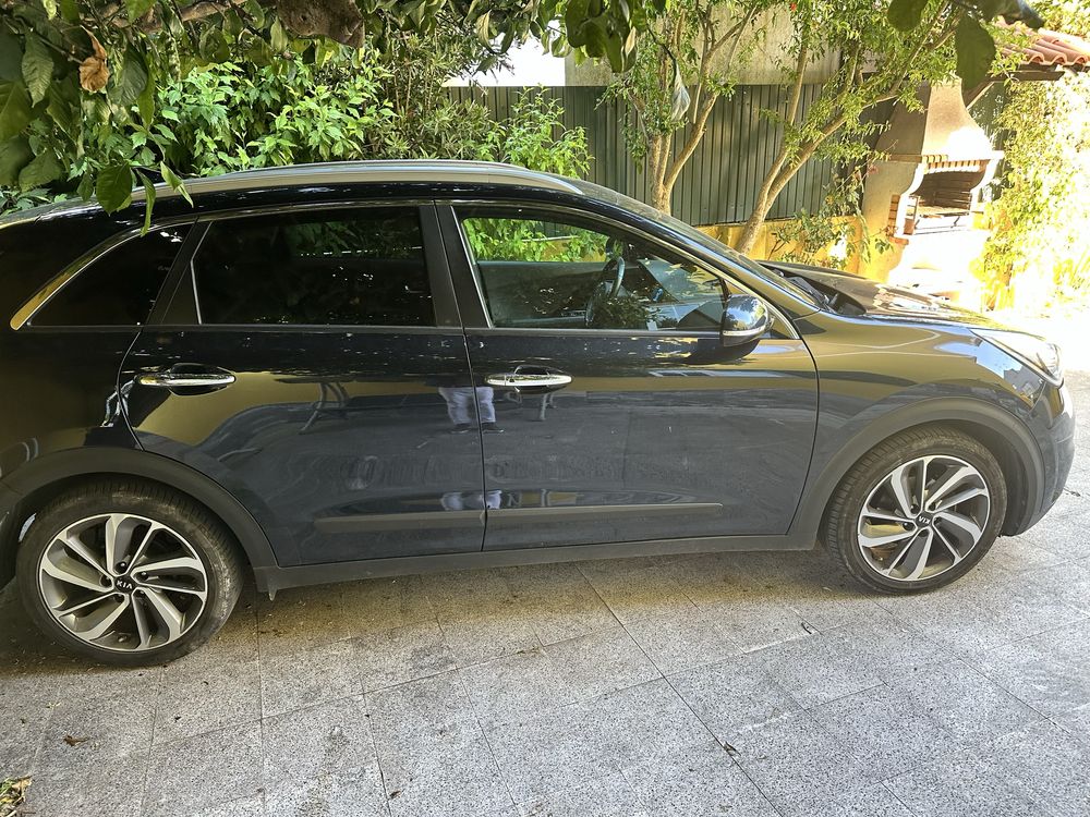 Kia Niro Hibrido / Gasolina  revisoes sempre feitas na marca Kia