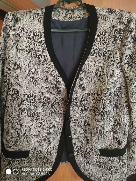 Костюм жіночий, сукня і піджак