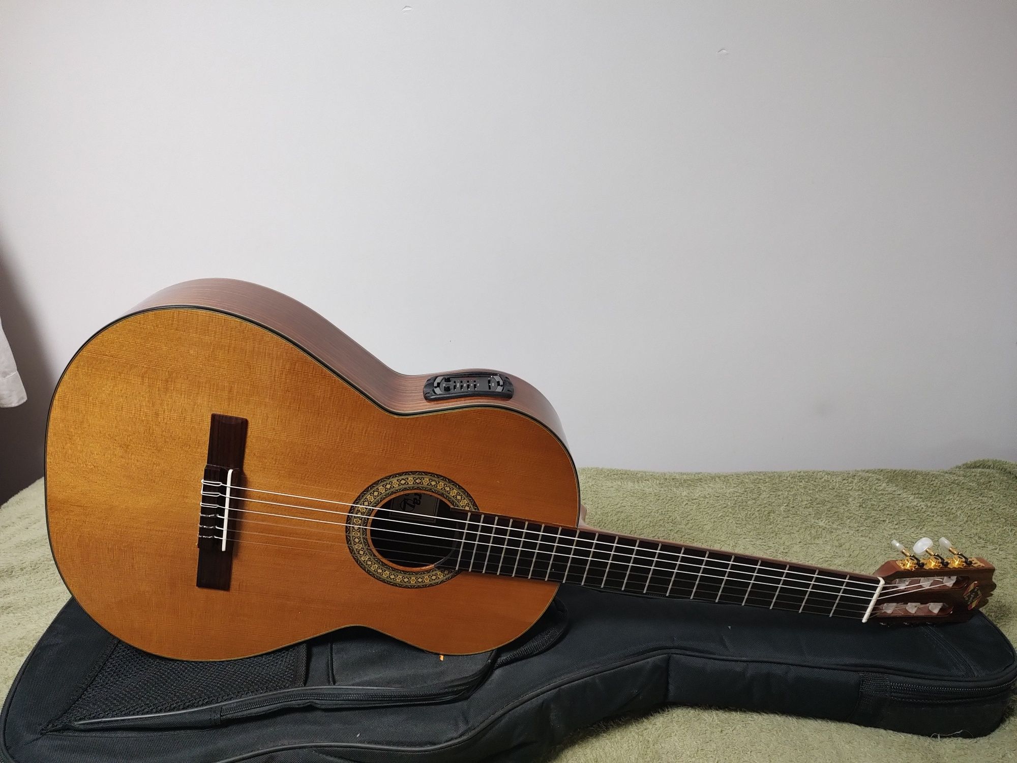 Admira Vitruoso E gitara elektroklasyczna SOFTCASE Palisander i Cedr !
