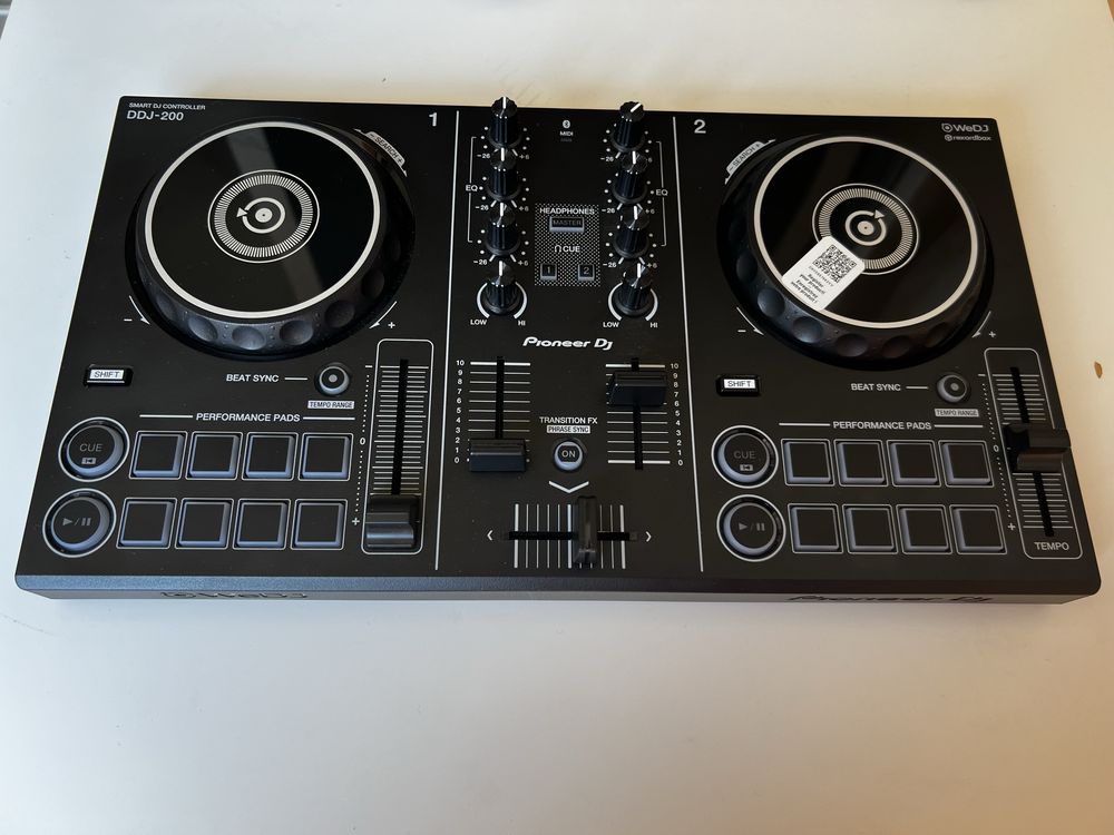 DDJ 200 como nova, sem uso algum