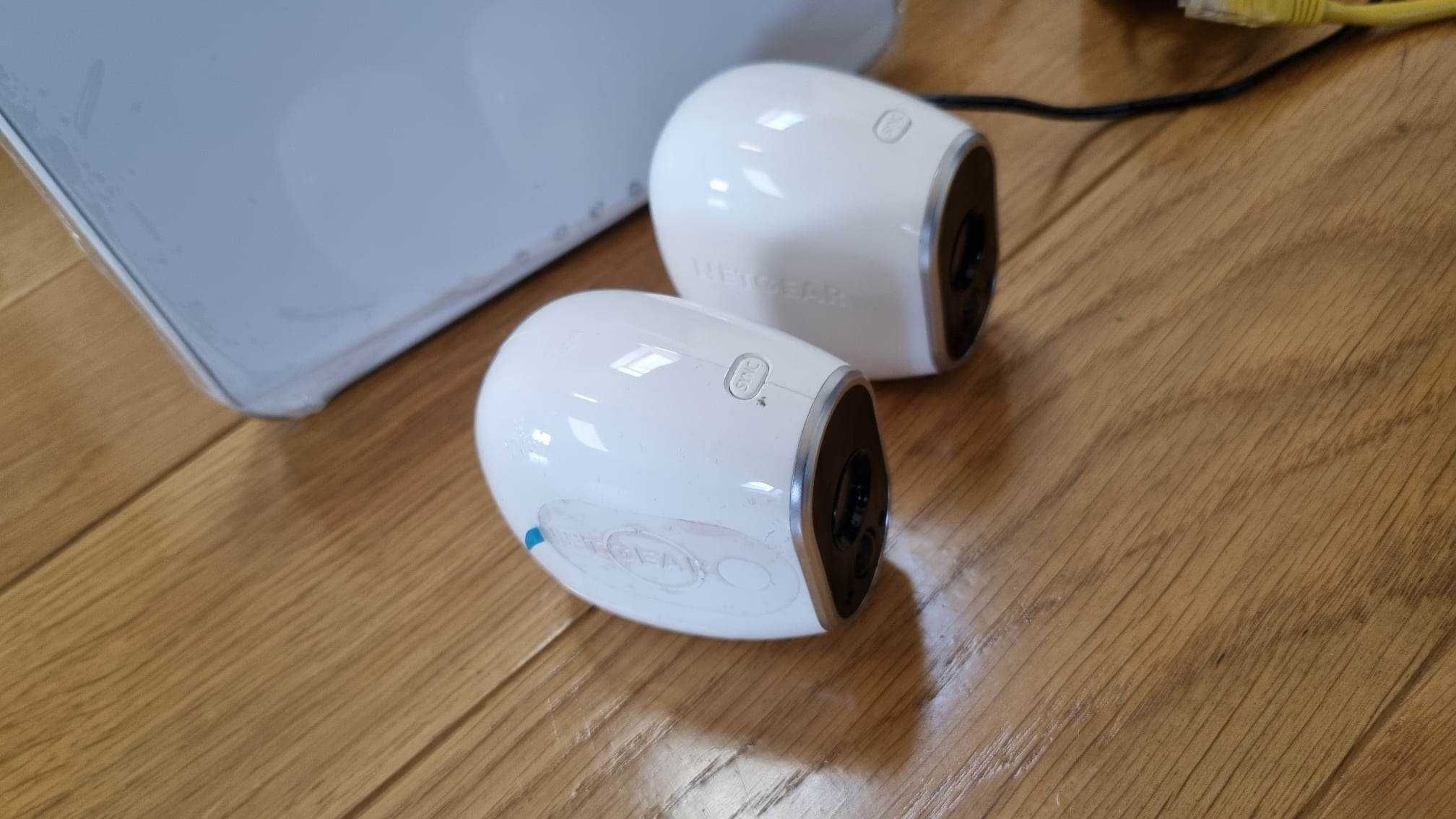 Zestaw stacja bazowa + 2 x kamerka bezprzewodowa Netgear Arlo