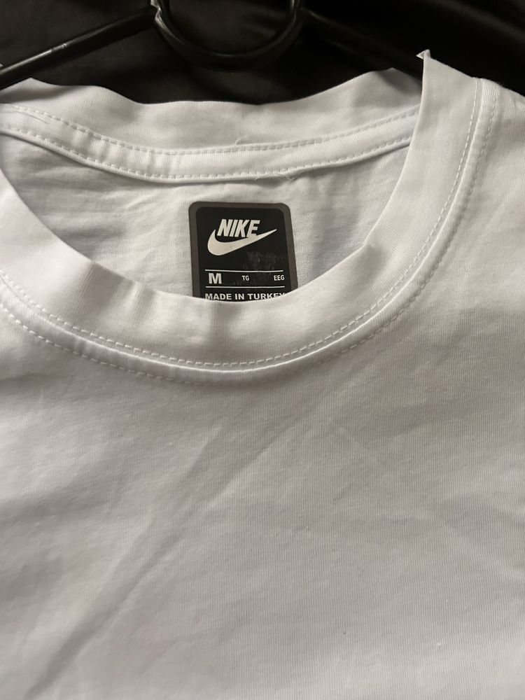 Conjunto nike branco e preto