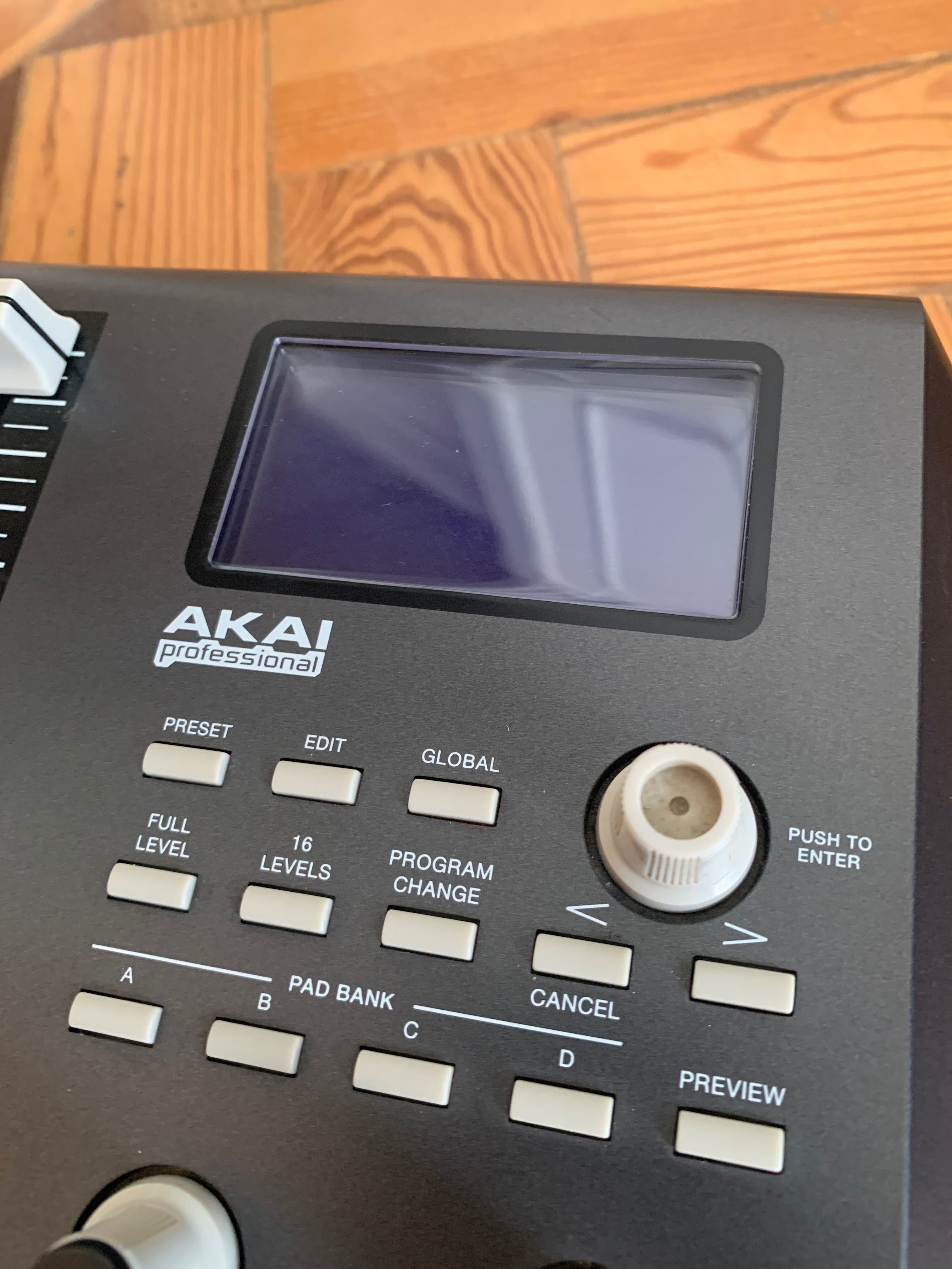 Vendo AKAI MPD 26