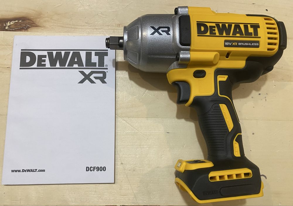 Акумуляторний ударний гайковерт 18V XR 1/2" 1396Nm  DeWALT DCF900 нове