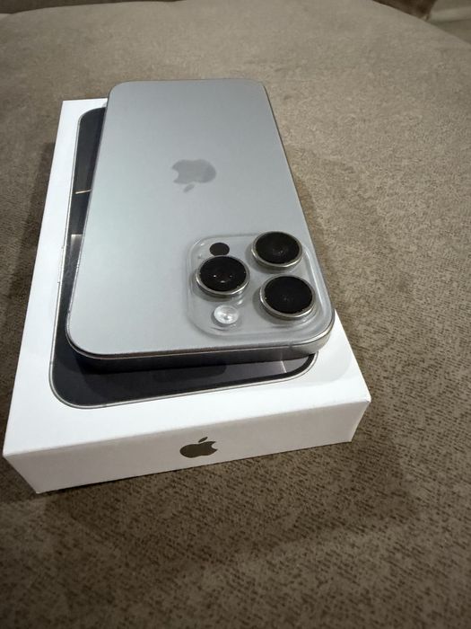 Iphone 16 Pro Max como Novo