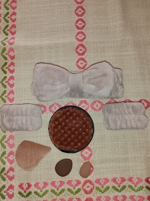 Zestaw akcesoriów do makijażu