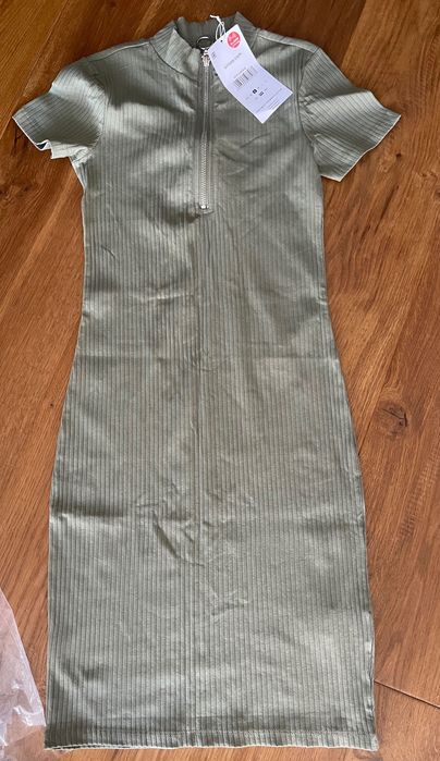 Sukienka S nowa,