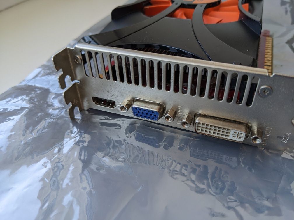 Продам відеокарту geForce GTS450 1024m gddr5
