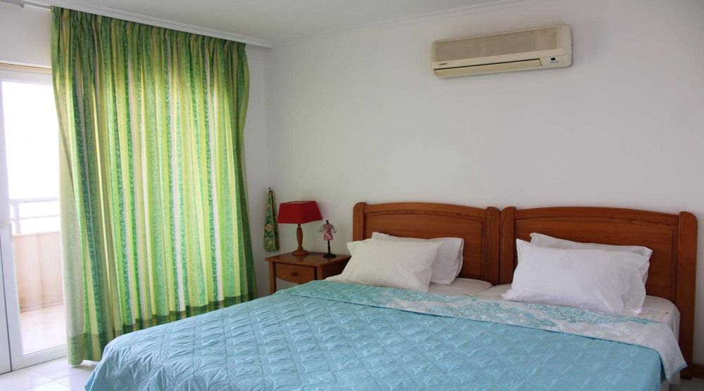 Arrenda-se T1 até maio - na praia da rocha