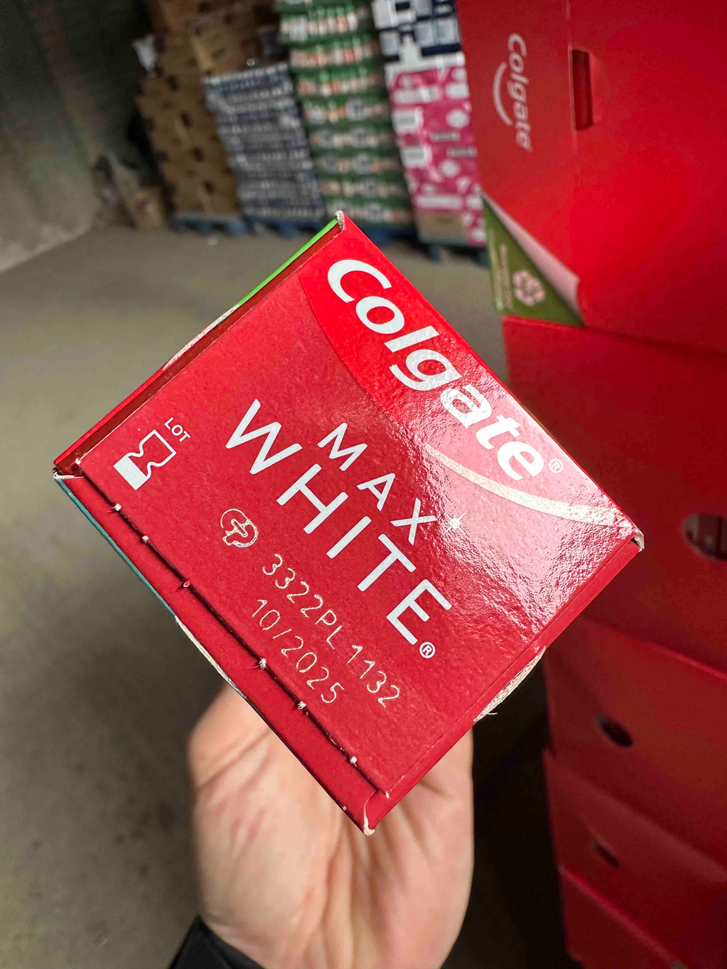 Colgate max white(optic white)