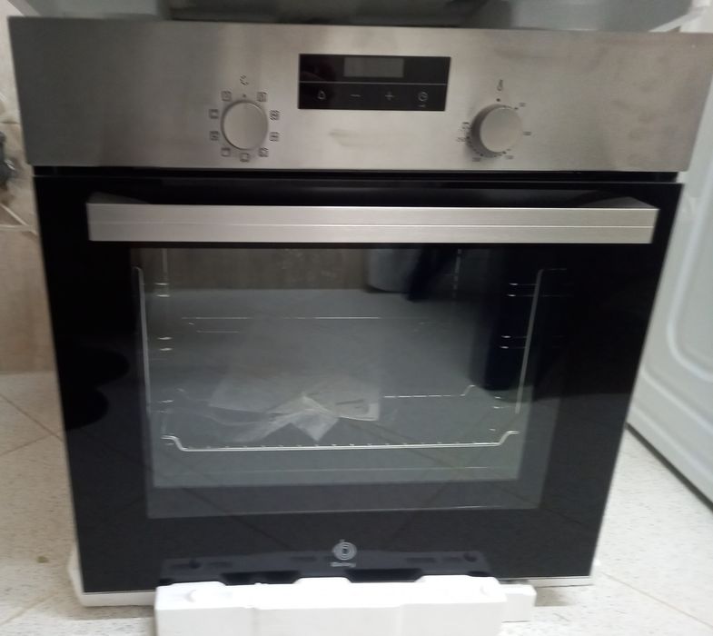 Placa a gás balay 3ETG464MB.
Nova,  nunca usada.
Tem bicos para gás na