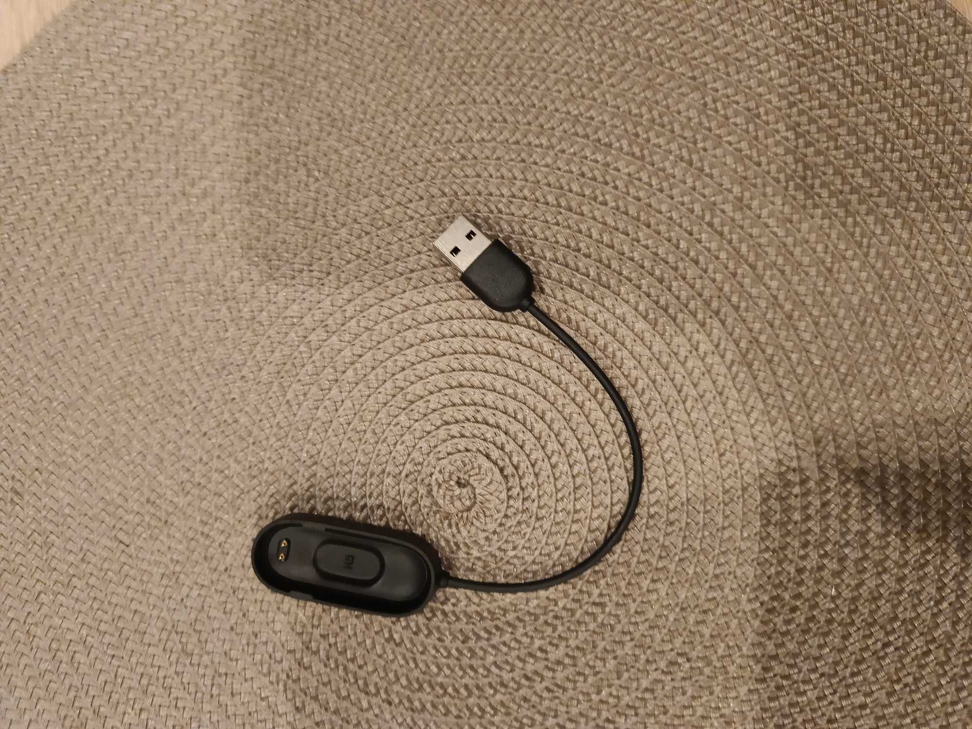 Dwa smartbandy Xiaomi Mi Band 4