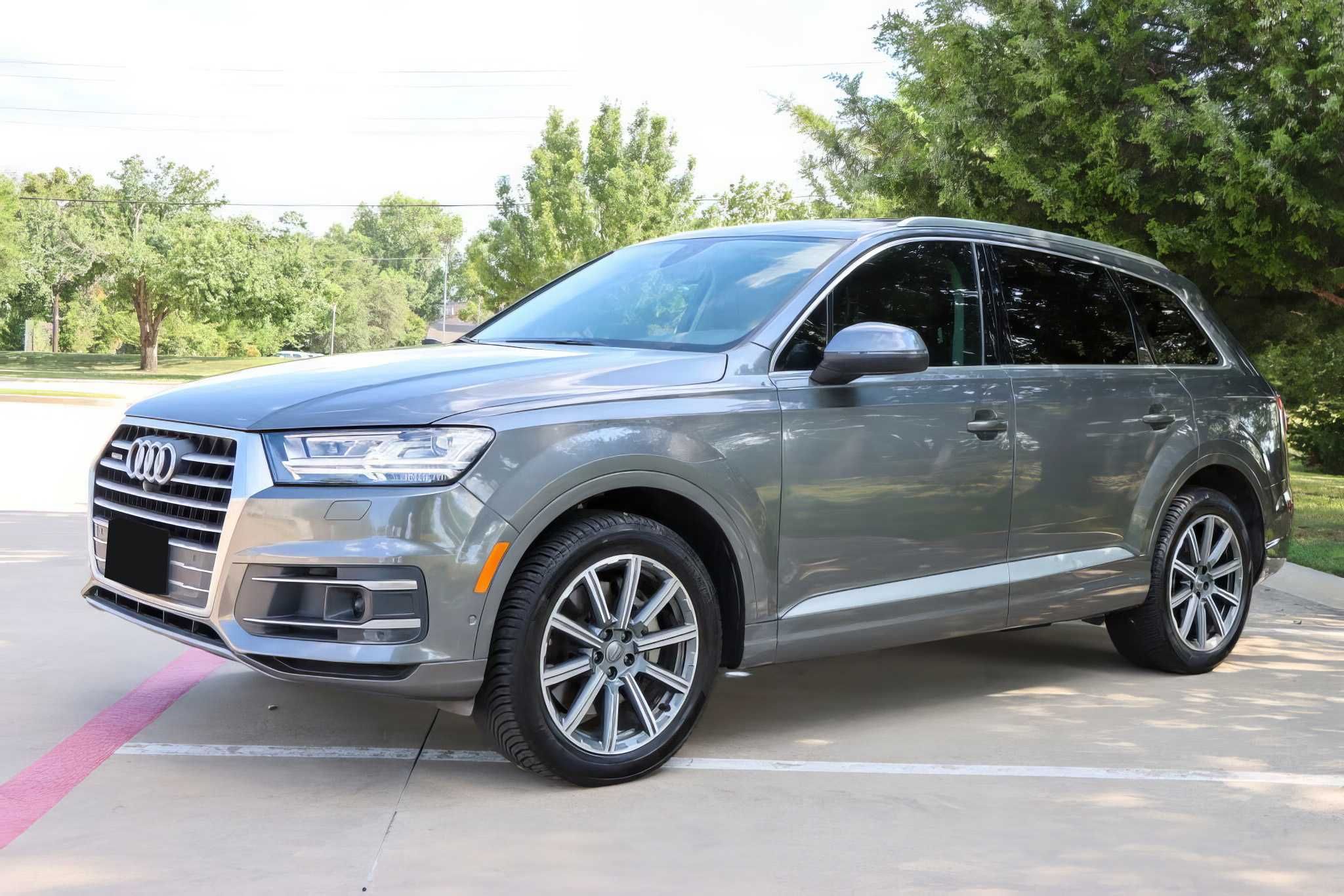 2019 Audi Q7 55 TFSI quattro Premium Plus