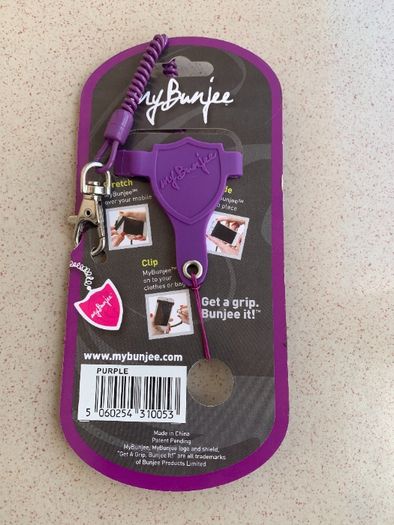 Suporte universal para smartphone myBunjee com chaveiro.