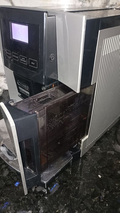 Продам Delonghi perfecta кофемашину