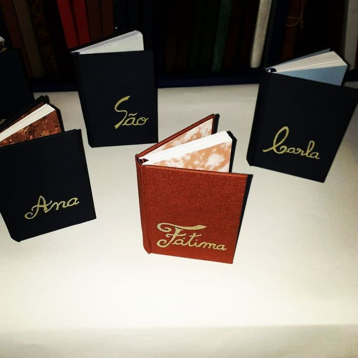 Todos os Nomes na Capa - Livros de apontamentos 100% personalizados