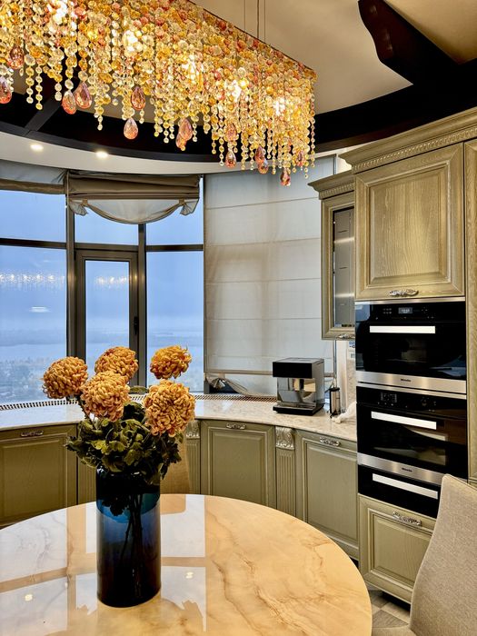 Продам Видовую квартиру , с шикарным ремонтом в ЖК « Славия»