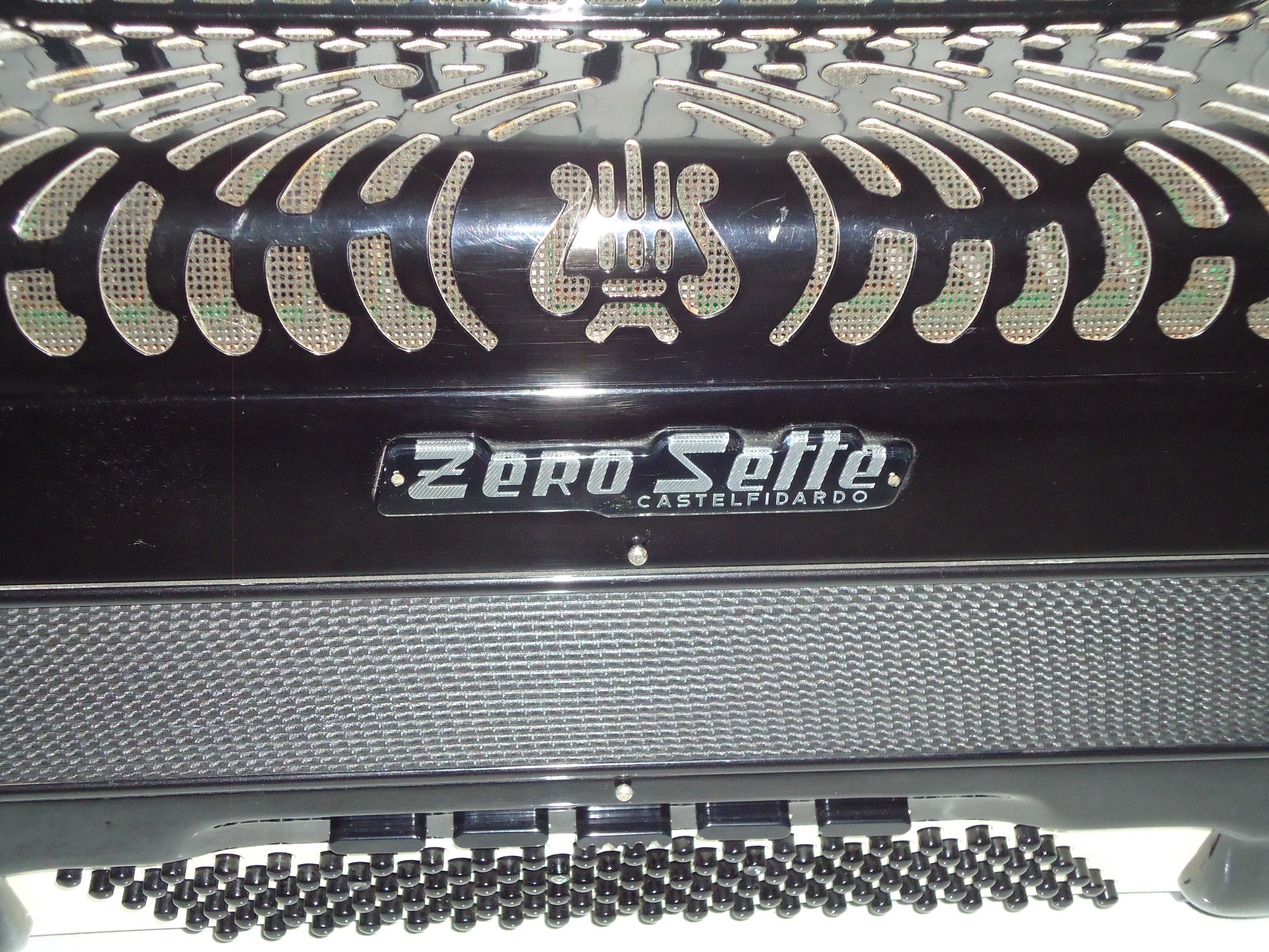 Akordeon koncertowy Zero Sette model B-22