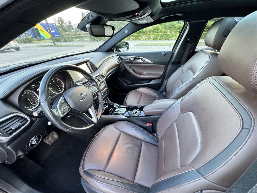 infiniti Q30 Automat Full Opcja