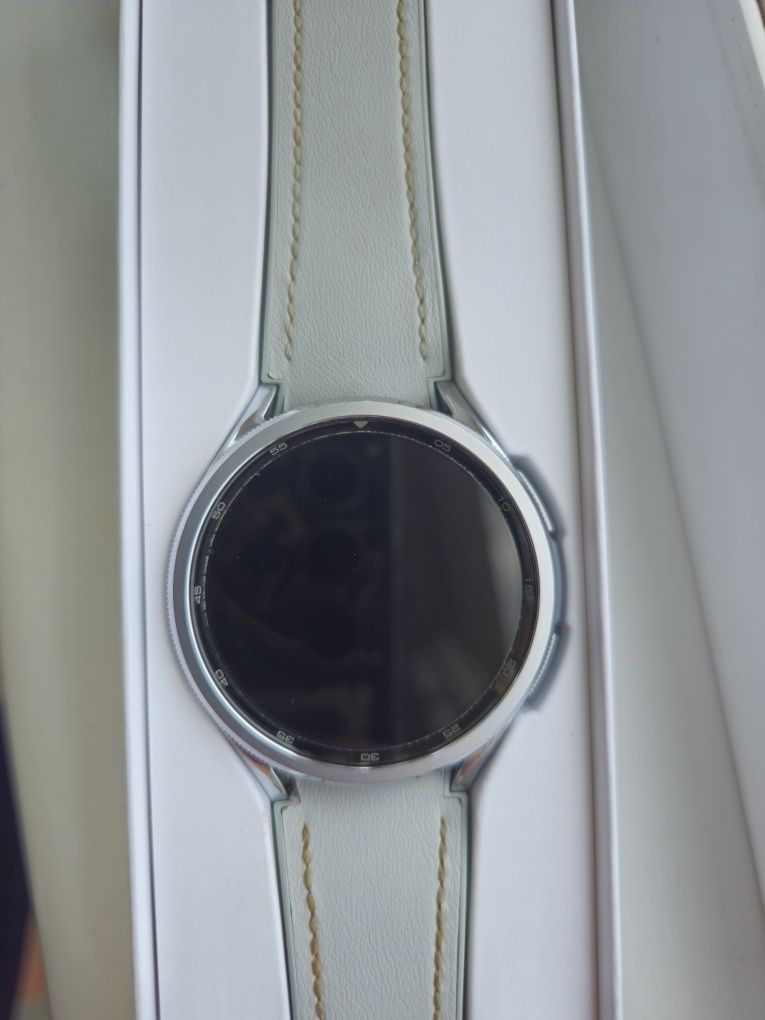 Продаю Samsung Galaxy Watch6 Classic (47мм, SM-R960)