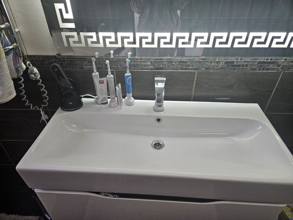 Тумба з умивальником