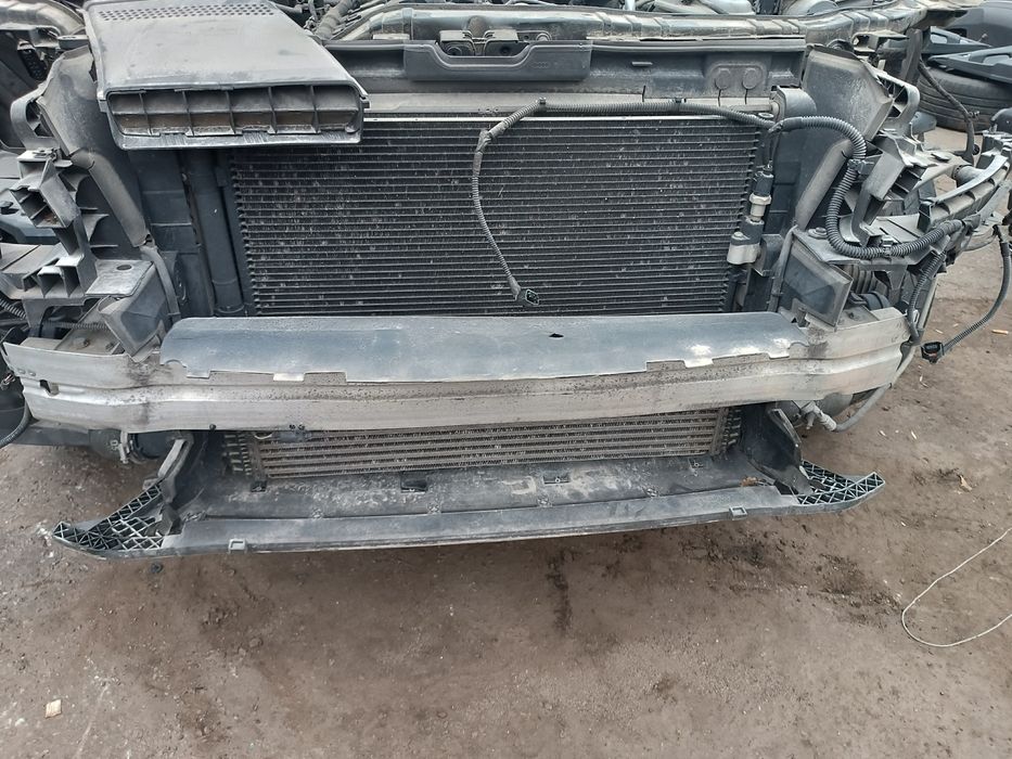 касета радіаторів передня панель в зборі комплектна Ауді Q5 8R кю5 ку5