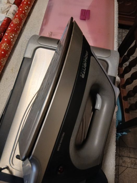 Ferro de engomar roventa