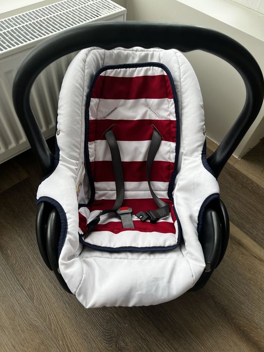 Дитяче автокрісло