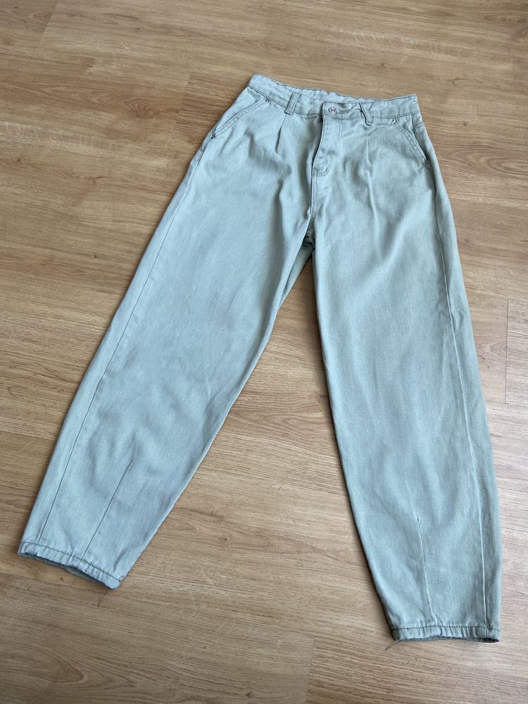 Женские джинсы 30 размер , в отличном состоянии