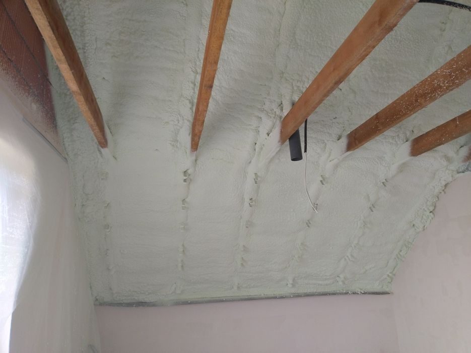 Ocieplanie pianą dachów,poddaszy,celulozą,Konin,Koło, Śle