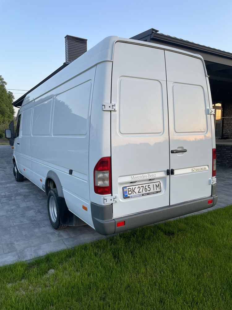 Свіжопригнаний Mercedes Sprinter 416