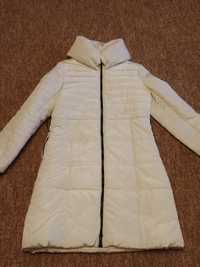 Пальто жіноче зимове на холлофайбері білого кольору